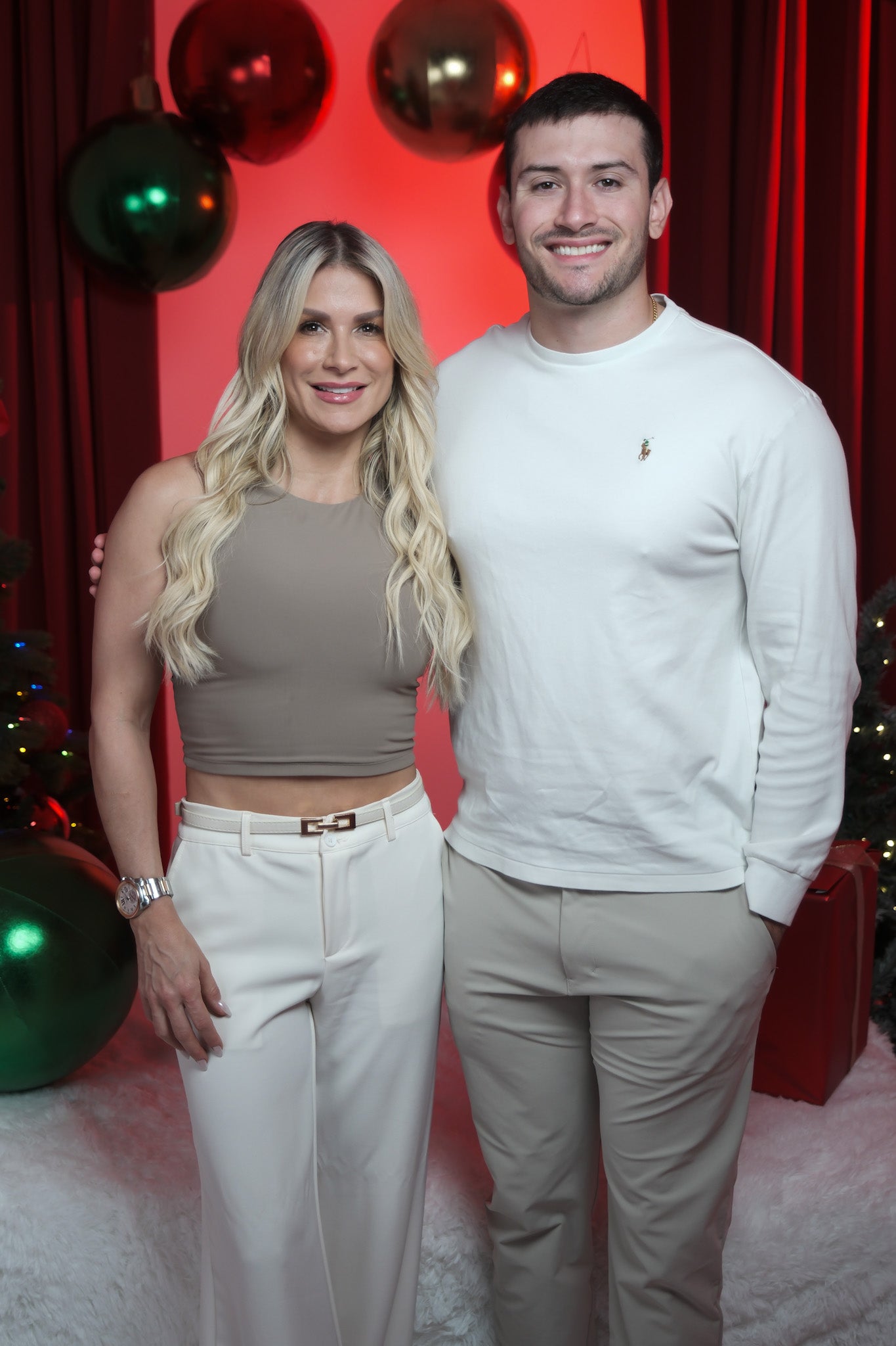 🎄 Holiday Story – Premium Christmas & New Year Studio Session