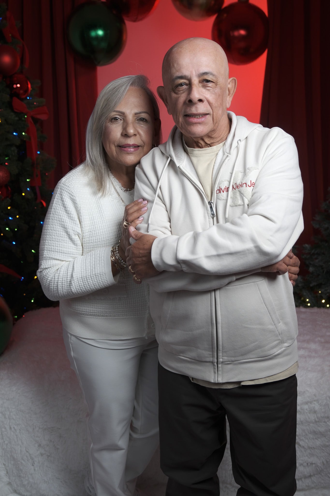 🎄 Holiday Story – Premium Christmas & New Year Studio Session